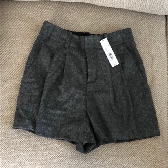 Alice & Olivia Elouise Shorts - Picture 3 of 5